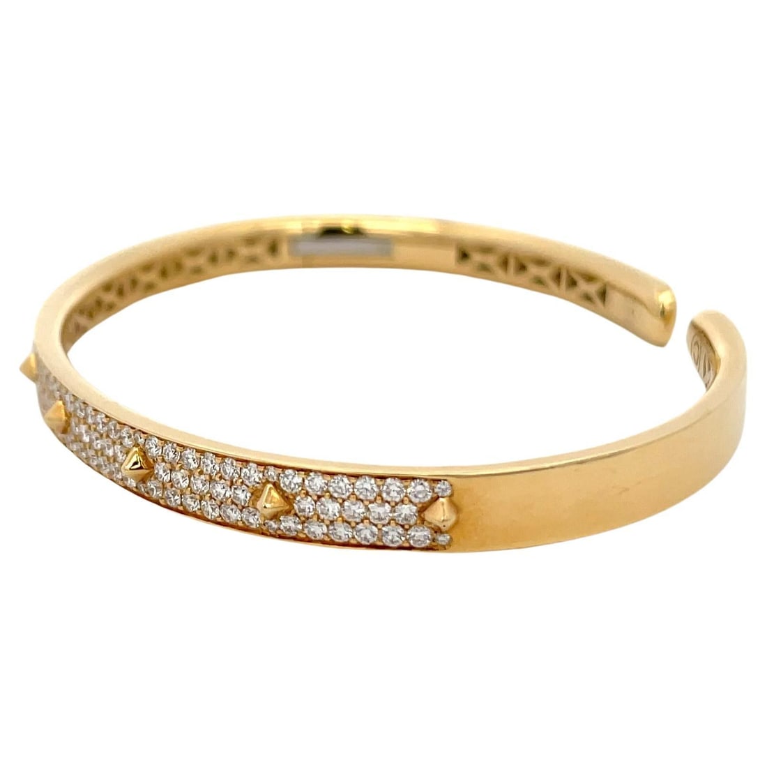 Crivelli 18K Yellow Gold Diamond Spike Hinge Bangle Bracelet 1.75 Carats Contemporary Italian Design: Crivelli 18K Yellow Gold Diamond Spike Hinge Bangle Bracelet 1.75 Carats Contemporary Italian Design This stunning bangle bracelet features a contemporary design crafted from 18k yellow gold. Adorned
