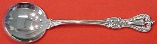 Towle Old Colonial Sterling Silver Chocolate Spoon 4.25 inches: Towle Old Colonial Sterling Silver Chocolate Spoon 4.25 inches This Old Colonial by Towle Sterling Silver Chocolate Spoon features a lavish design with graceful curves and a beaded handle, exemplifyin