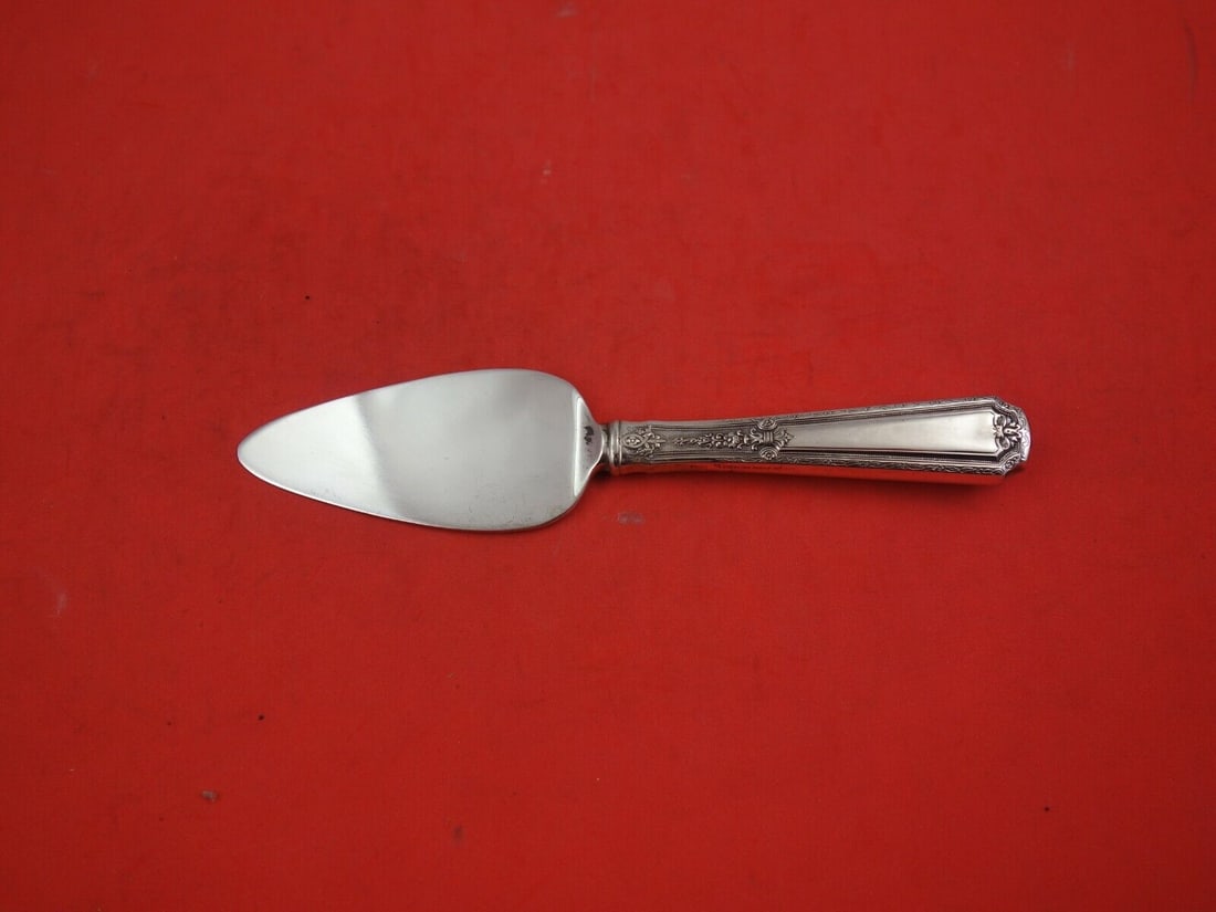 Towle Louis XIV Sterling Silver Cheese Server 6.25 inches Rare: Towle Louis XIV Sterling Silver Cheese Server 6.25 inches Rare This Louis XIV cheese server by Towle is crafted from sterling silver, showcasing exquisite craftsmanship typical of the 1900-1940 era. T