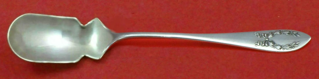 Custom Made Sterling Silver Horseradish Scoop 5.75 inches Laurel by Frank Smith: Custom Made Sterling Silver Horseradish Scoop 5.75 inches Laurel by Frank Smith This custom-made horseradish scoop, part of the Laurel pattern by Frank Smith, boasts a composition of sterling silver.