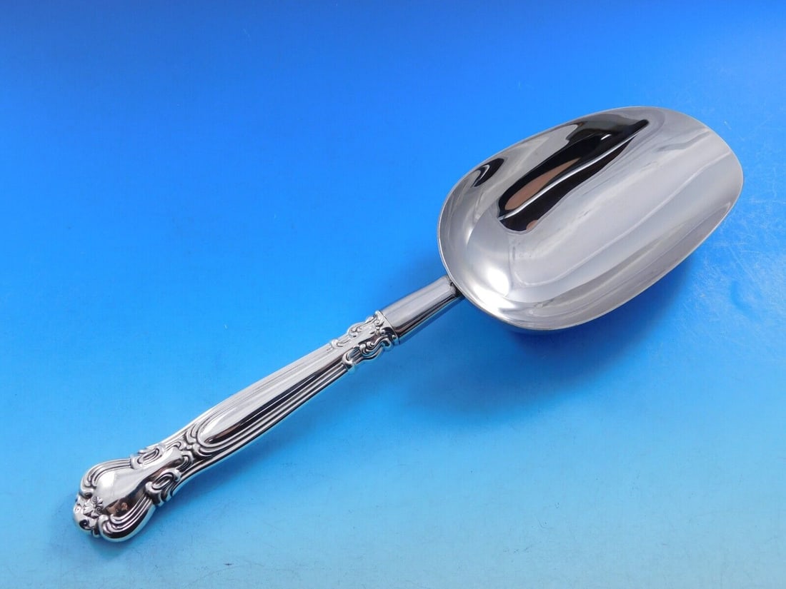 Chantilly by Gorham Sterling Silver Ice Scoop HHWS 9 5/8" Custom Made: Chantilly by Gorham Sterling Silver Ice Scoop HHWS 9 5/8" Custom Made Seller Notes: " Excellent condition" Brand: Gorham Pattern: Chantilly Composition: Sterling Silver Type: Serving Pieces Maker: Gor