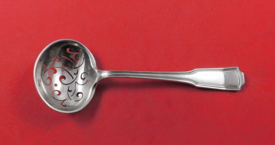 American Chippendale by Frank Smith Sterling Silver Sugar Sifter Original 5 1/2": American Chippendale by Frank Smith Sterling Silver Sugar Sifter Original 5 1/2" Seller Notes: " Excellent condition" Type: Serving Pieces Age: 1900-1940 Brand: Frank Smith Composition: Sterling Silve