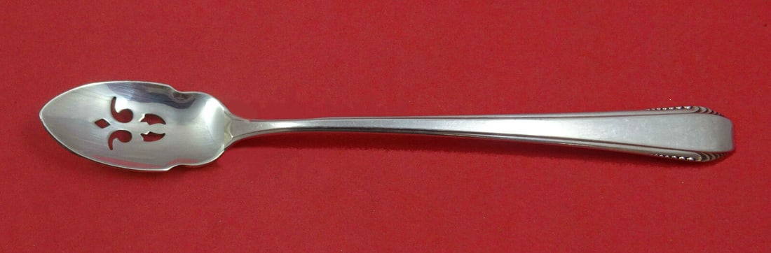 Cascade by Towle Sterling Silver Olive Spoon Pierced Long 8" Custom Made: Cascade by Towle Sterling Silver Olive Spoon Pierced Long 8" Custom Made Type: Serving Spoon Age: Post-1940 Brand: Towle Pattern: Cascade Composition: Sterling Silver Maker: Towle Featured Refinements