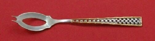 Golden Tradewinds by International Sterling Olive Spoon Ideal 6 1/4" Custom: Golden Tradewinds by International Sterling Olive Spoon Ideal 6 1/4" Custom Pattern: Golden Tradewinds Brand: International Type: Serving Spoon Age: Post-1940 Composition: Sterling Silver Maker: Inter