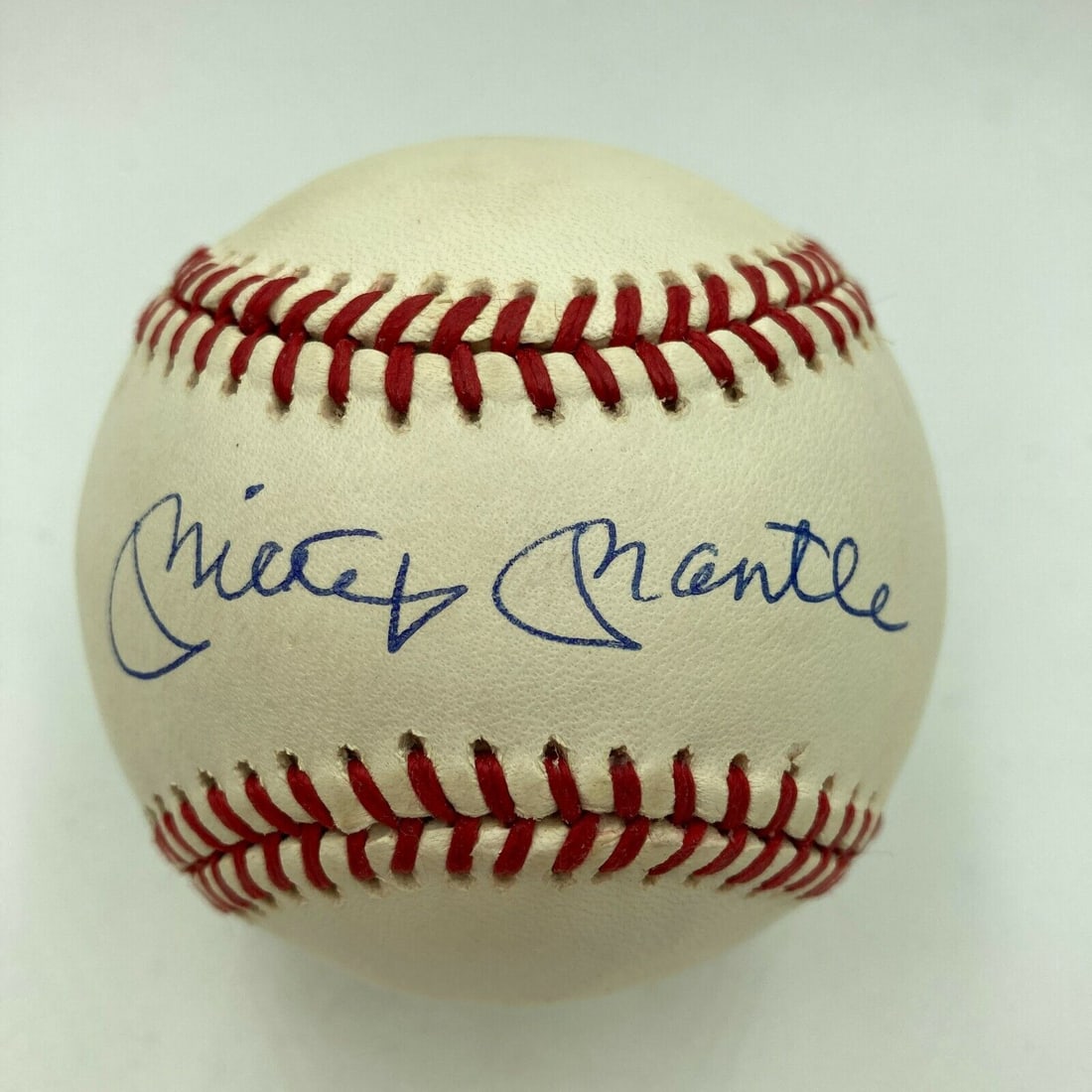 Beautiful Mickey Mantle Signed American League Baseball PSA DNA Graded MINT 9: Beautiful Mickey Mantle Signed American League Baseball PSA DNA Graded MINT 9 Product: Ball Sport: Baseball-MLB Autograph Authentication: Professional Sports Authenticator (PSA) Team: New York Yankees