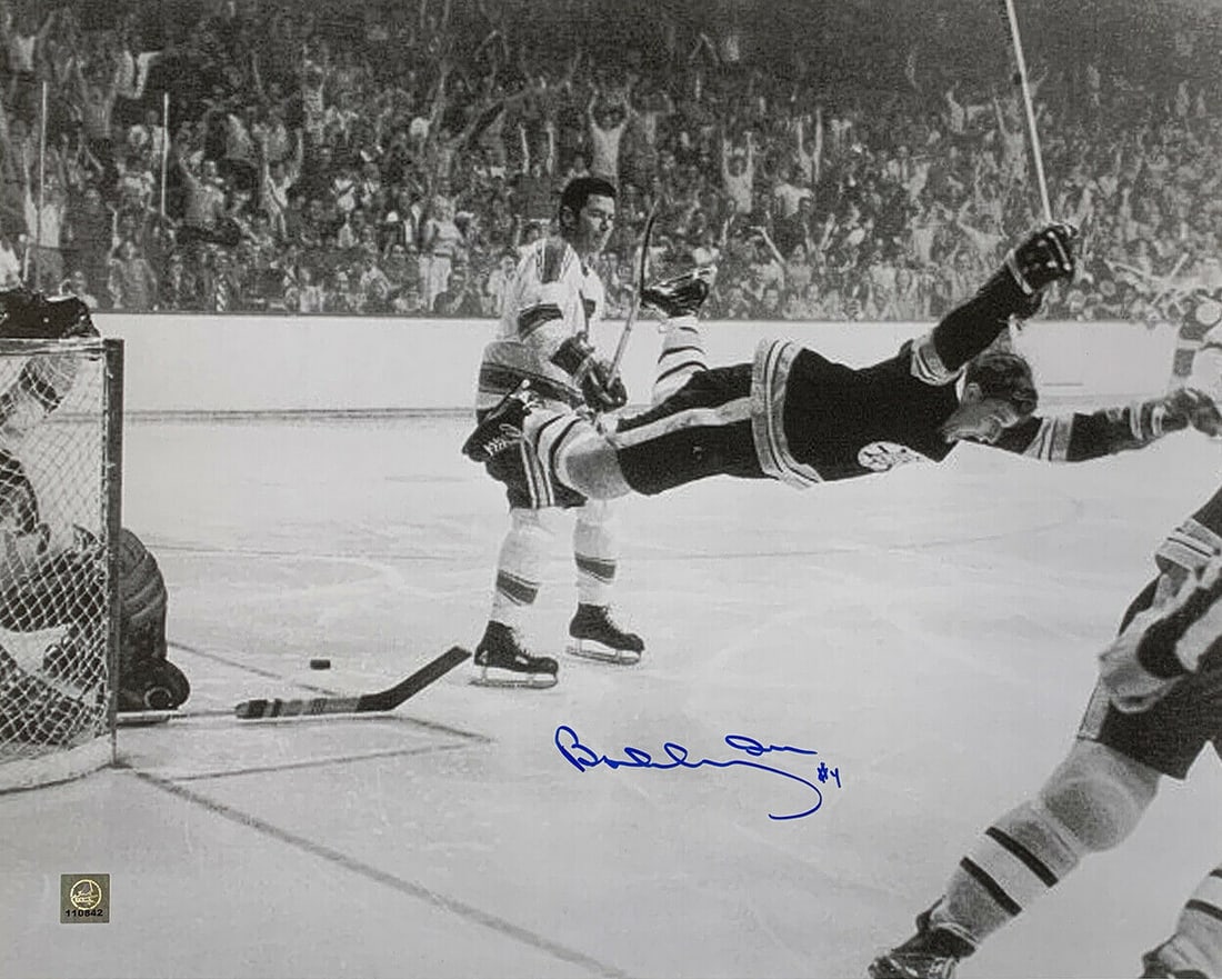 Bobby Orr Boston 1970 Stanley Cup Signed 16x20 Photo ORR HOLO 134099: Bobby Orr Boston 1970 Stanley Cup Signed 16x20 Photo ORR HOLO 134099 Original/Reprint: Original Sport: Hockey Team: Boston Bruins Product: 16x20 Signed: YES Pre-Owned While the lot images are represen