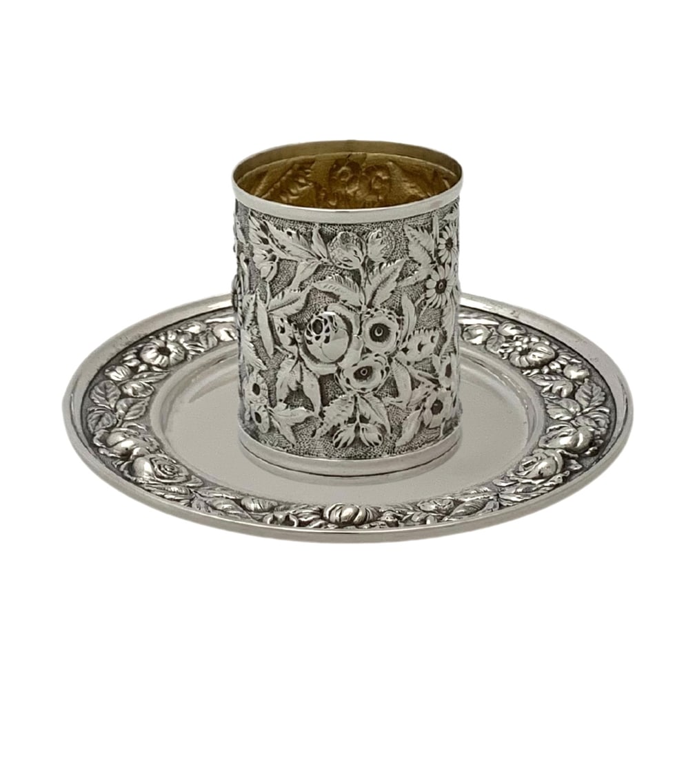 ANTIQUE STIEFF & WELSH & BRO 925 STERLING SILVER HANDMADE REPOUSSE CUP & TRAY: ANTIQUE STIEFF & WELSH & BRO 925 STERLING SILVER HANDMADE REPOUSSE CUP & TRAY Composition: Sterling Silver Maker: Made in Italy Antique 925 Sterling Silver Cup (Welsh & Bro) & Tray (Stieff). Featuring