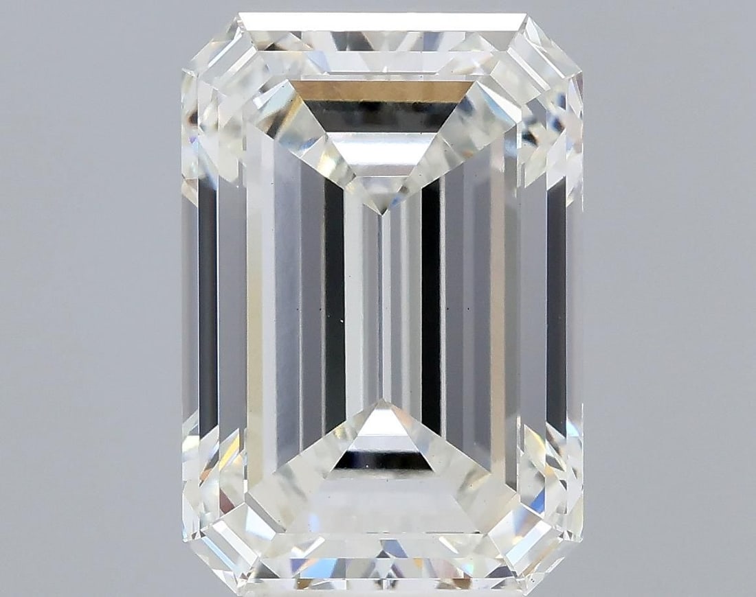 Loose Diamond - EMERALD 5.6ct G VS1: Loose Diamond - EMERALD 5.6ct G VS1 Source: This is a real non-mined Diamond that has been grown in a lab Shape: EMERALD Carats: 5.6 Color: G Clarity: VS1 Certification: IGI Video: