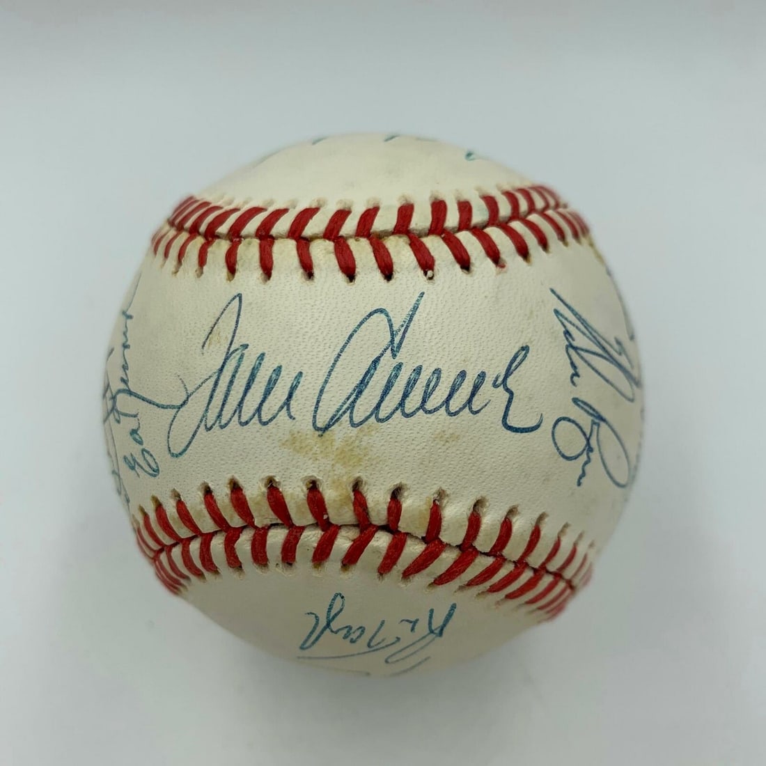 1969 New York Mets WS Champs Team Signed Baseball Tom Seaver Nolan Ryan JSA COA: 1969 New York Mets WS Champs Team Signed Baseball Tom Seaver Nolan Ryan JSA COA Player: Nolan Ryan Sport: Baseball-MLB Original/Reprint: Original Product: Ball Team: New York Mets Autograph Authentica