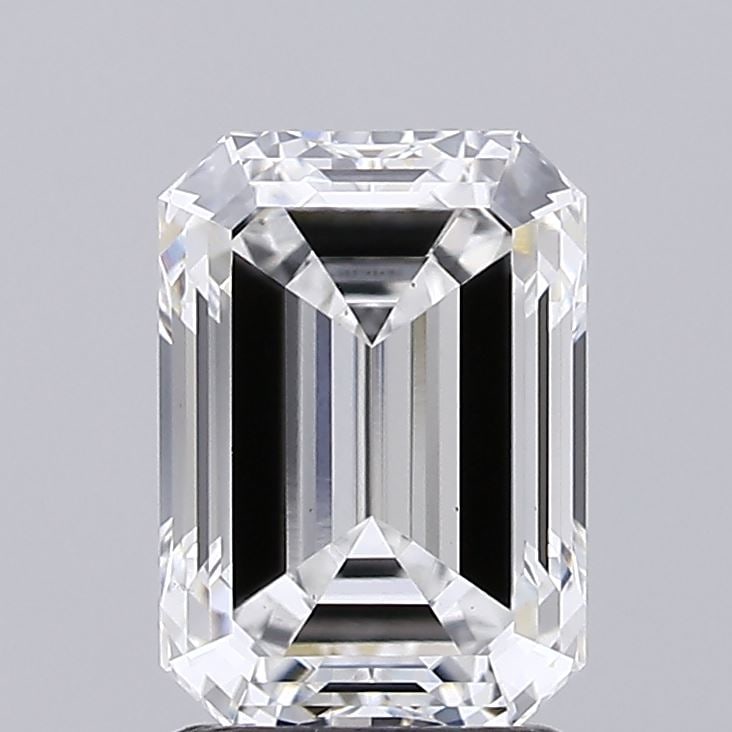 Loose Diamond - EMERALD 2.13ct E VS1: Loose Diamond - EMERALD 2.13ct E VS1 Source: This is a real non-mined Diamond that has been grown in a lab Shape: EMERALD Carats: 2.13 Color: E Clarity: VS1 Certification: IGI The MYNT Guarantee: All 