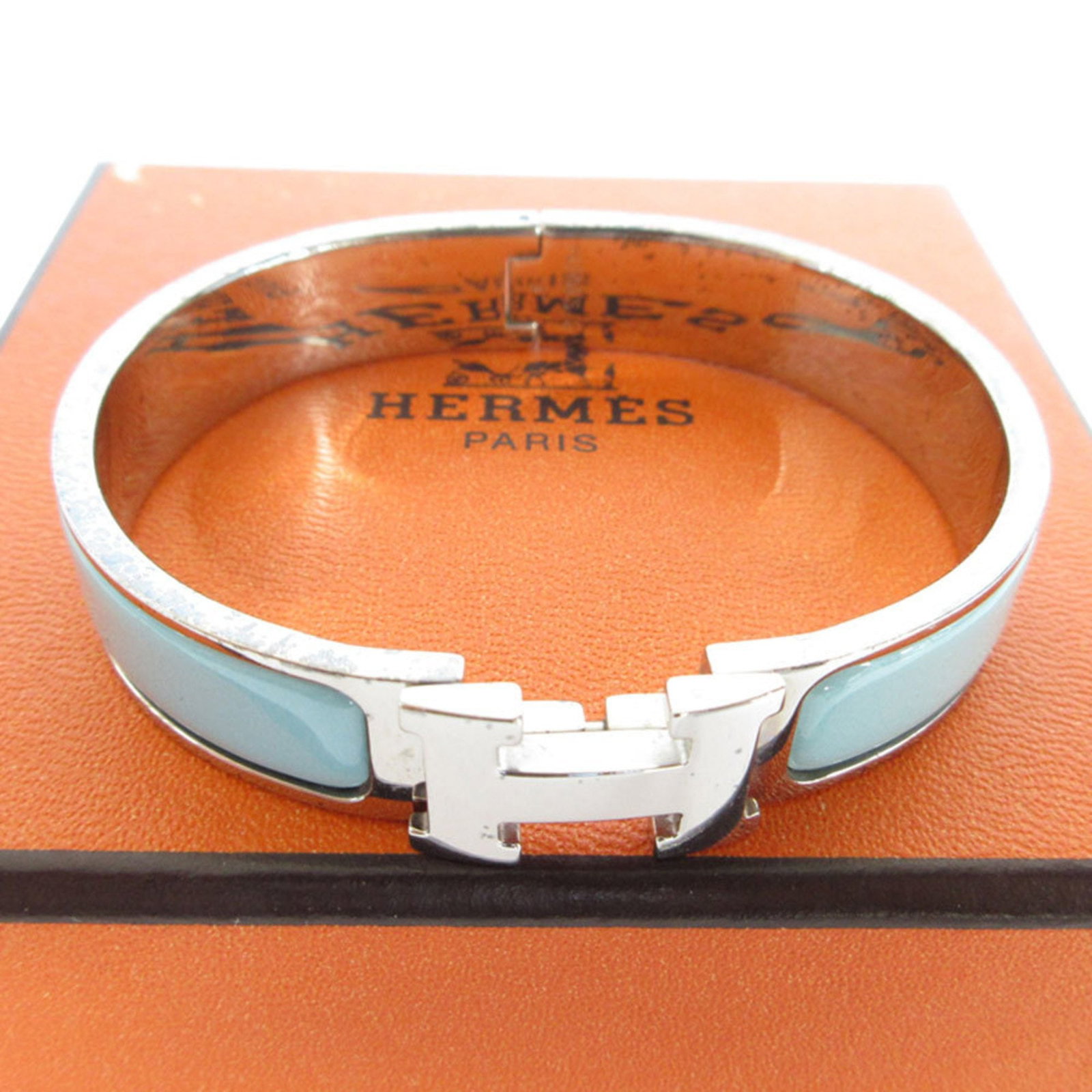Hermes HERMES Bangle Bracelet Click Clack H Metal Enamel Silver Light Blue Women's s0398: Hermes HERMES Bangle Bracelet Click Clack H Metal Enamel Silver Light Blue Women's s0398 Brand: Hermes Type: Bangle Gender: Women Material: Enamel Metal Color: Light blue Silver Length: 16cm / 6.29 Co