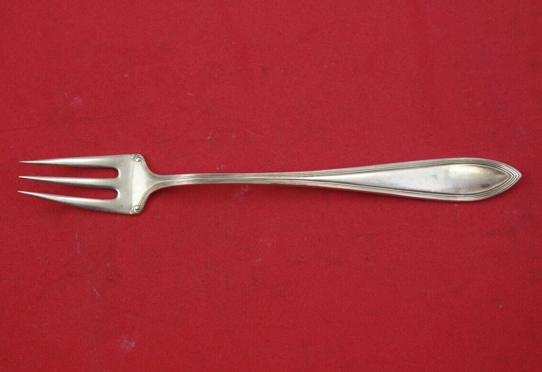 Pilgrim by Frank Smith Sterling Silver Cocktail Fork 5 1/2": Pilgrim by Frank Smith Sterling Silver Cocktail Fork 5 1/2" Seller Notes: " Excellent condition" Brand: Frank Smith Pattern: Pilgrim Composition: Sterling Silver Type: Serving Fork Age: 1900-1940 Pilg