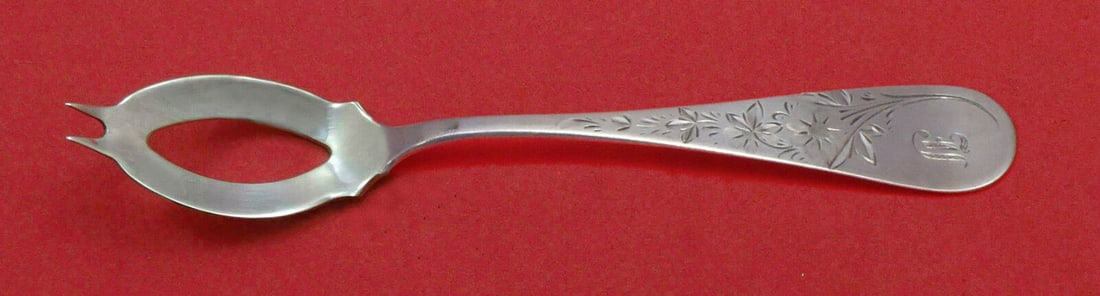 Marigold by Gorham Sterling Silver Olive Spoon Ideal 5 3/4" Custom Made: Marigold by Gorham Sterling Silver Olive Spoon Ideal 5 3/4" Custom Made Pattern: Marigold Brand: Gorham Type: Serving Spoon Age: Post-1940 Composition: Sterling Silver Maker: Gorham Marigold by gorham