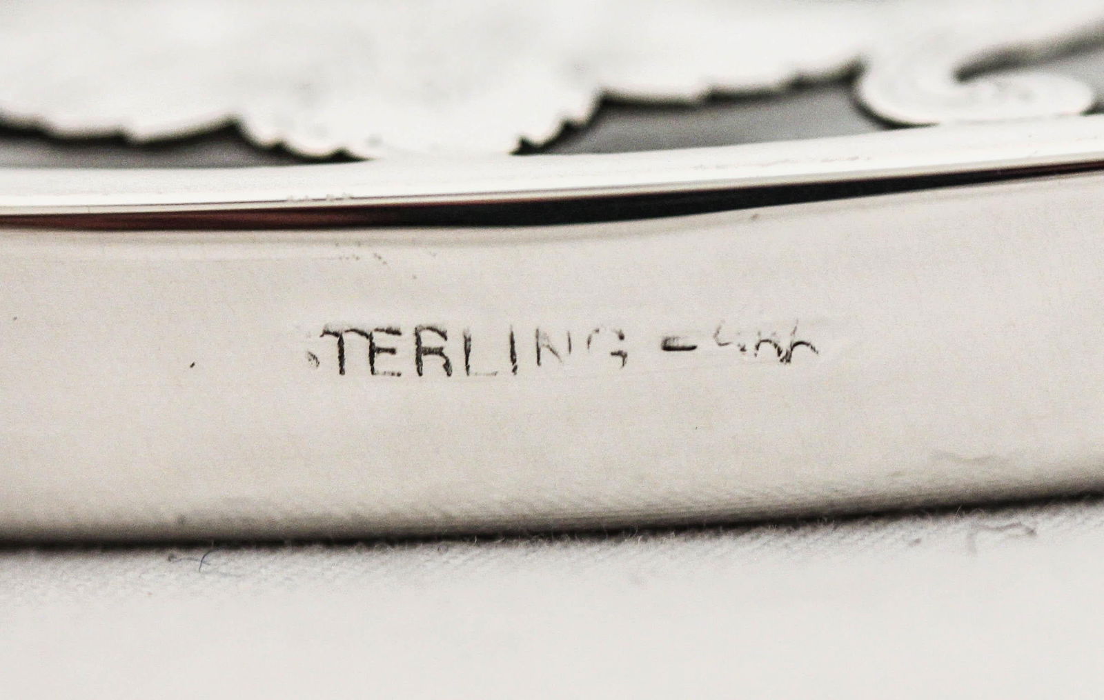 Sterling Silver Trivet: Sterling Silver Trivet Creator: Webster & Company (Manufacturer) Dimensions: Height: 0.5 in (1.27 cm)Diameter: 6 in (15.24 cm) Materials and Techniques: Glass Sterling Silver Place of Origin: United S