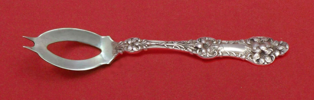 Old Orange Blossom by Alvin / Gorham Sterling Silver Olive Spoon Ideal Custom: Old Orange Blossom by Alvin / Gorham Sterling Silver Olive Spoon Ideal Custom Seller Notes: " Excellent condition" Age: Post-1940 Maker: Alvin / Gorham Pattern: Old Orange Blossom Brand: Alvin / Gorha
