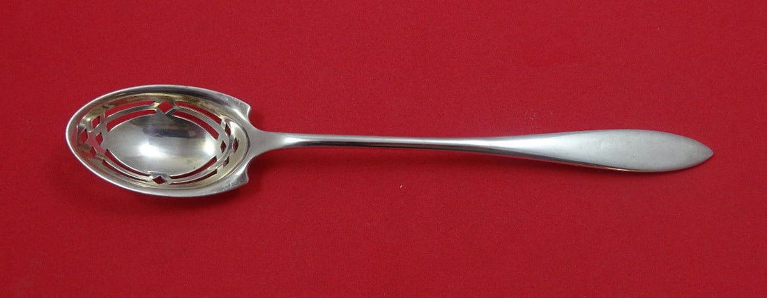 Lafayette by Towle Sterling Silver Olive Spoon Original 6 7/8": Lafayette by Towle Sterling Silver Olive Spoon Original 6 7/8" Seller Notes: " Excellent" Pattern: Lafayette Brand: Towle Type: Serving Spoon Age: 1900-1940 Composition: Sterling Silver Maker: Towle L