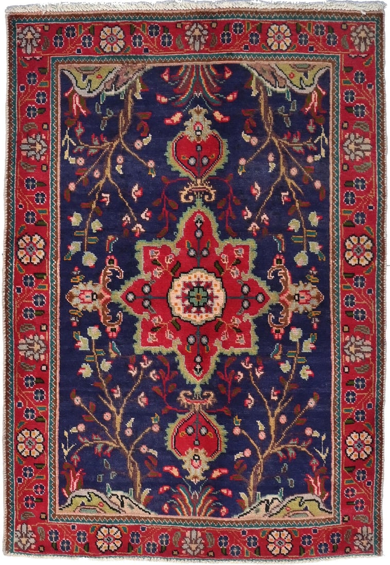 Purple-navy 3X5 Handmade Wool Vintage Floral Traditional Oriental Rug Carpet: Purple-navy 3X5 Handmade Wool Vintage Floral Traditional Oriental Rug Carpet Free continental US Shipping 'Item Thickness: 0.25 in Shape: Rectangle Size: 3"2 X 4"9 Regional Design: Vintage Item Length