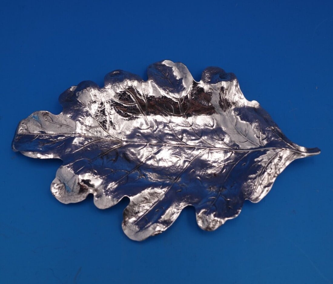 Blackinton Sterling Silver Nut Dish / Candy Dish Oak Leaf Shape #498: Blackinton Sterling Silver Nut Dish / Candy Dish Oak Leaf Shape #498 Brand: Blackinton Type: Dishes & Coasters Composition: Sterling Silver Maker: Blackinton Blackintonstunning blackinton sterling sil