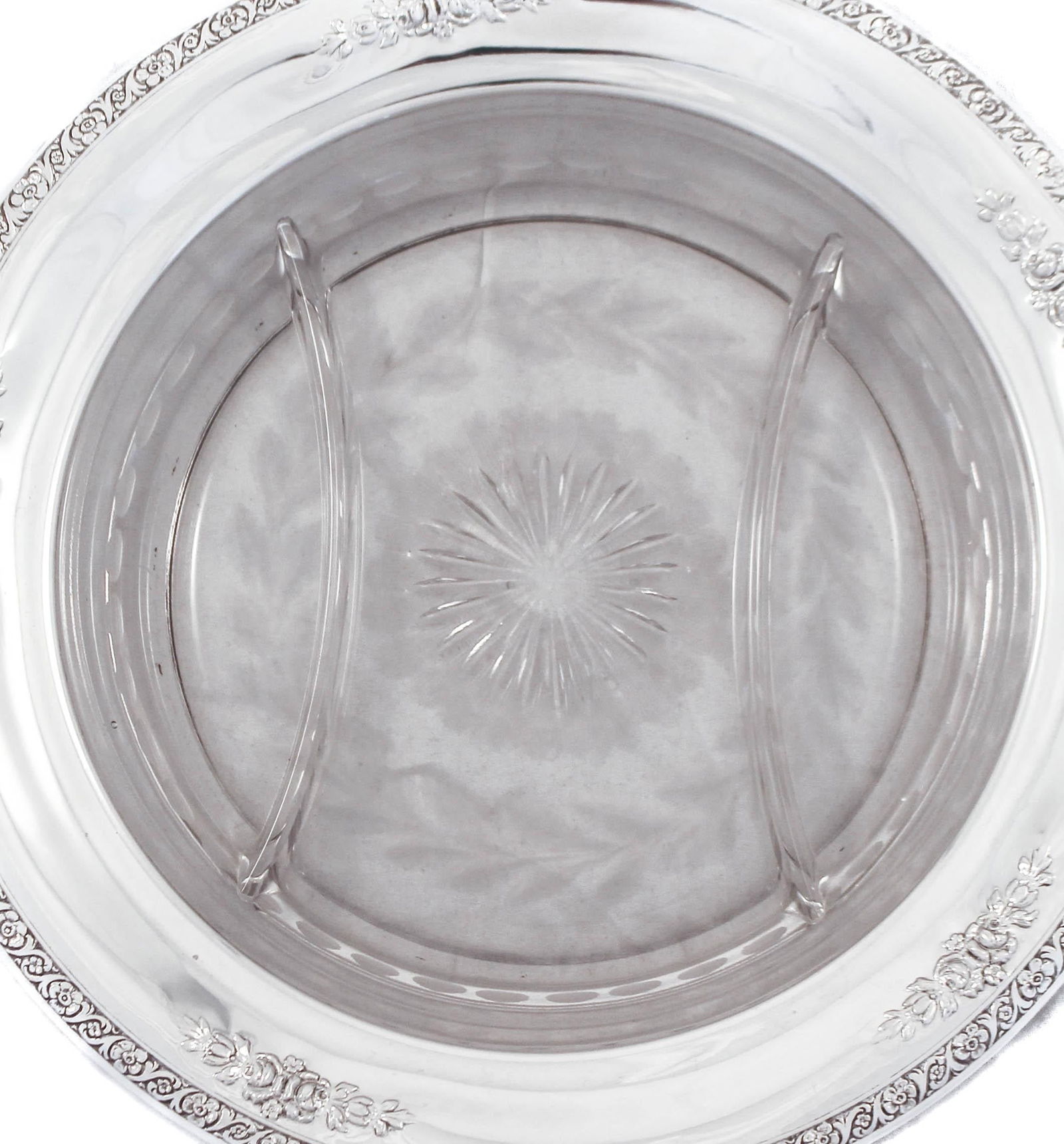 Pair of Sterling and Crystal Sectionals: Pair of Sterling and Crystal Sectionals Creator: W. B. Hunt (Manufacturer) Dimensions: Height: 2 in (5.08 cm)Diameter: 10 in (25.4 cm) Sold As: Set of 2 Materials and Techniques: Crystal Sterling Silv