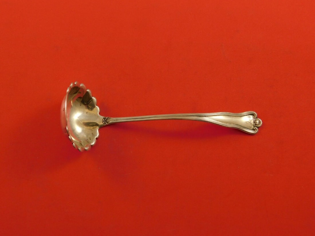 Priscilla by Frank Smith Sterling Silver Sauce Ladle Fluted Edge 5 1/2" Serving: Priscilla by Frank Smith Sterling Silver Sauce Ladle Fluted Edge 5 1/2" Serving Seller Notes: " Excellent condition" Age: 1900-1940 Brand: Frank Smith Pattern: Silver Flutes Type: Ladle Composition: S