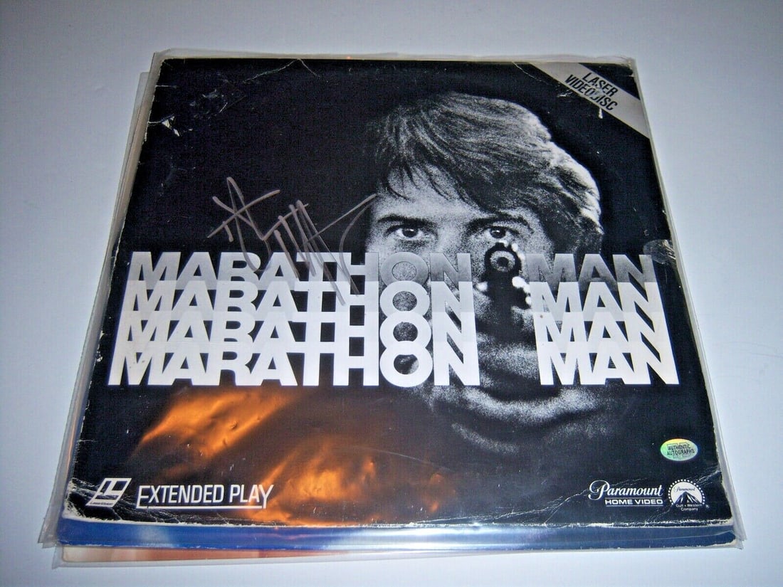 DUSTIN HOFFMAN MARATHON MAN ACTOR BECKETT/COA SIGNED LASERDISC ALBUM: DUSTIN HOFFMAN MARATHON MAN ACTOR BECKETT/COA SIGNED LASERDISC ALBUM Original/Reproduction: Original Object Type: Photo Industry: Television Pre-Owned While the lot images are representative of the it
