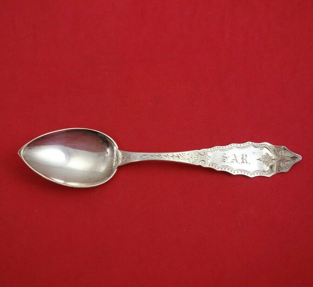 James Watt Coin Silver Grapefruit Spoon 5 3/4": James Watt Coin Silver Grapefruit Spoon 5 3/4" Seller Notes: " Excellent condition" Brand: James Watt Type: Spoon Composition: Coin Silver Maker: James Watt James wattcoin silver grapefruit spoon 5 3/