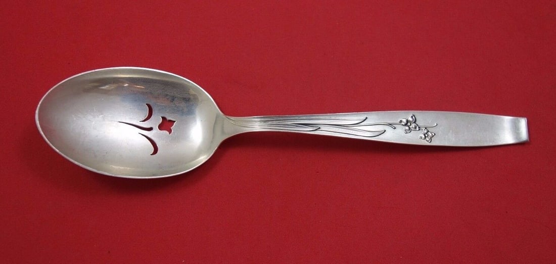 Mayfair by Frank Smith Sterling Silver Serving Spoon Pierced Original 8 1/8": Mayfair by Frank Smith Sterling Silver Serving Spoon Pierced Original 8 1/8" Seller Notes: " Excellent" Maker: Frank Smith Type: Slotted Spoon Composition: Sterling Silver Age: Post-1940 Mayfair by fr