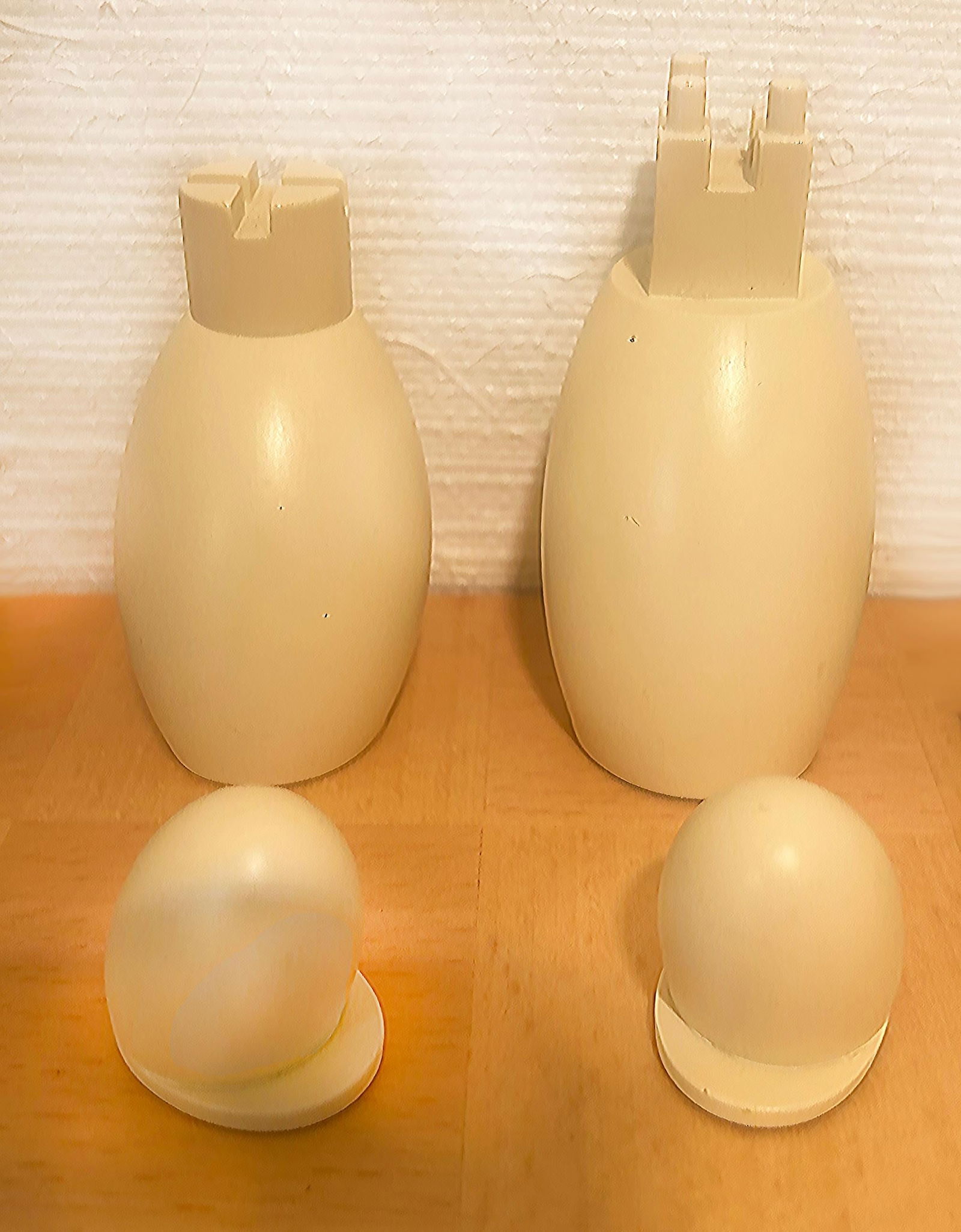 Michael Graves Post-Modern Chess Checkers Set Board Game: Michael Graves Post-Modern Chess Checkers Set Board Game This striking Michael Graves Post-modern Chess Checkers Set combines artistic design with functionality. Created by renowned designer Michael G