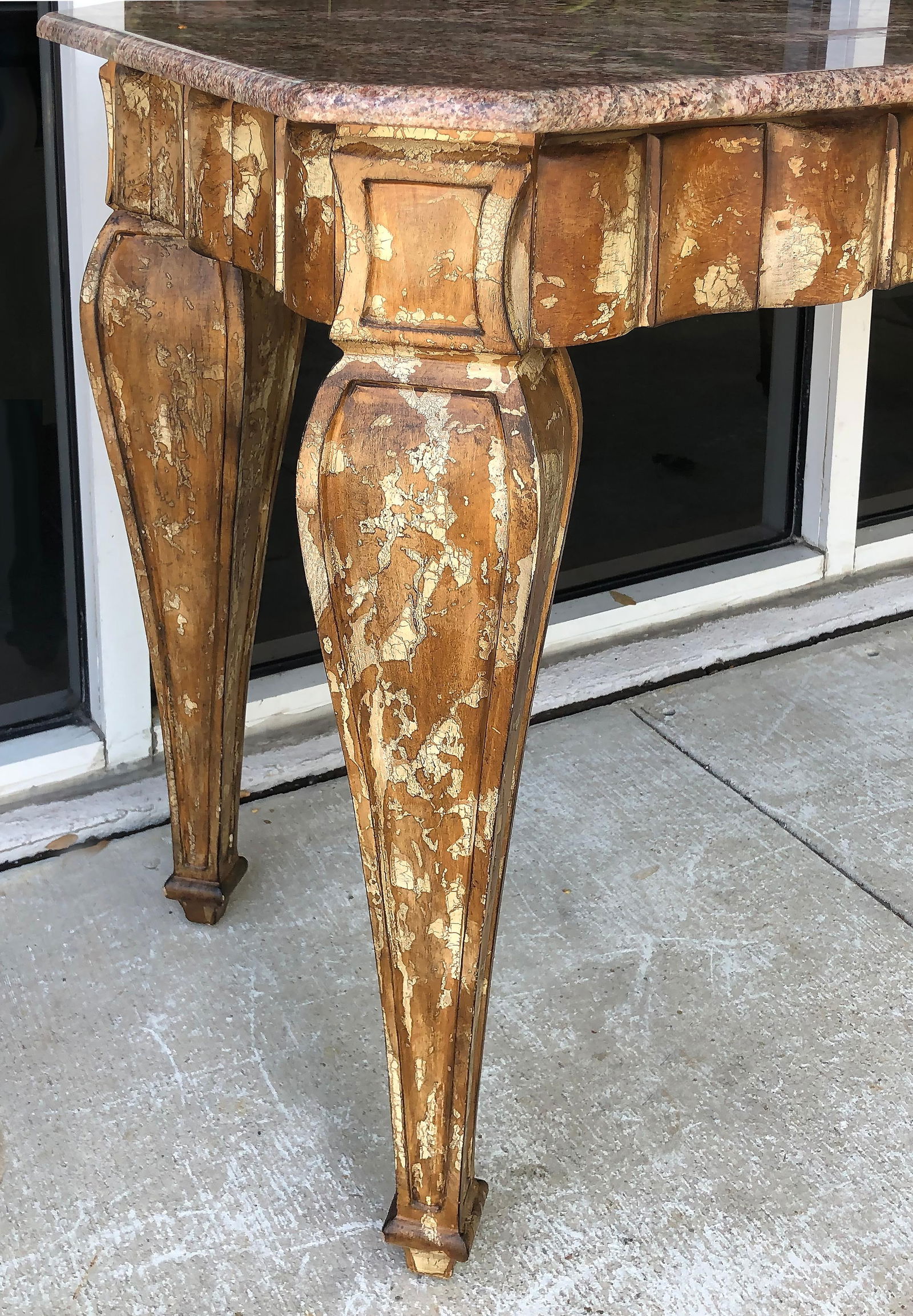 Vintage Hollywood Regency Console Table Faux Tortoise Marble 32.5" Height: Vintage Hollywood Regency Console Table Faux Tortoise Marble 32.5" Height This stunning console table, attributed to designer John Hutton, showcases the elegance of Hollywood Regency style. The piece