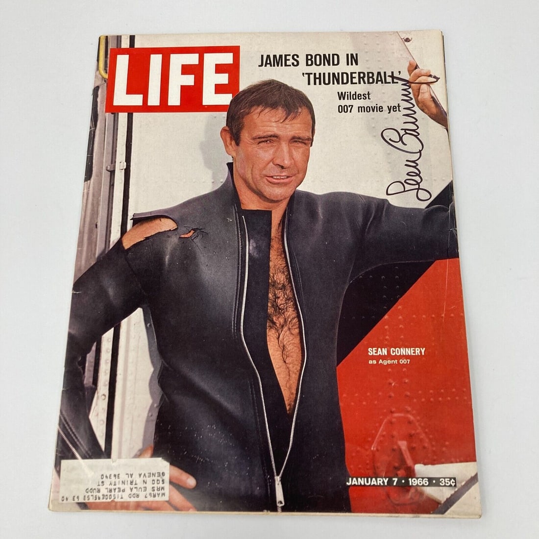 Sean Connery Signed Autographed Photograph JSA COA: Sean Connery Signed Autographed Photograph JSA COA This original Life magazine from 1966 features Sean Connery as James Bond in 'Thunderball'. The magazine is autographed by Connery, adding a personal