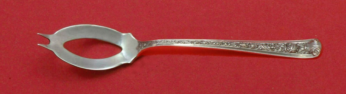Windsor Rose by Watson Sterling Silver Serving Spoon 5 3/4 inches: Windsor Rose by Watson Sterling Silver Serving Spoon 5 3/4 inches This exquisite olive spoon features the elegant Windsor Rose pattern by Watson, a renowned maker of sterling silverware. Custom made a
