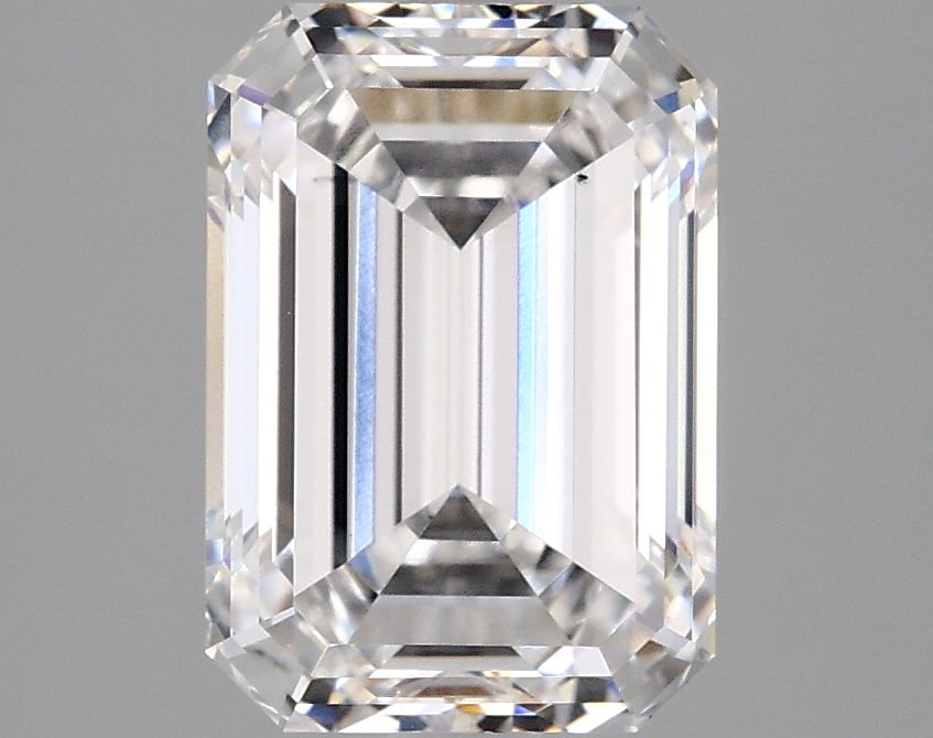 Loose Diamond - EMERALD 3.12ct E VS2: Loose Diamond - EMERALD 3.12ct E VS2 Source: This is a real non-mined Diamond that has been grown in a lab Shape: EMERALD Carats: 3.12 Color: E Clarity: VS2 Certification: IGI The MYNT Guarantee: All 