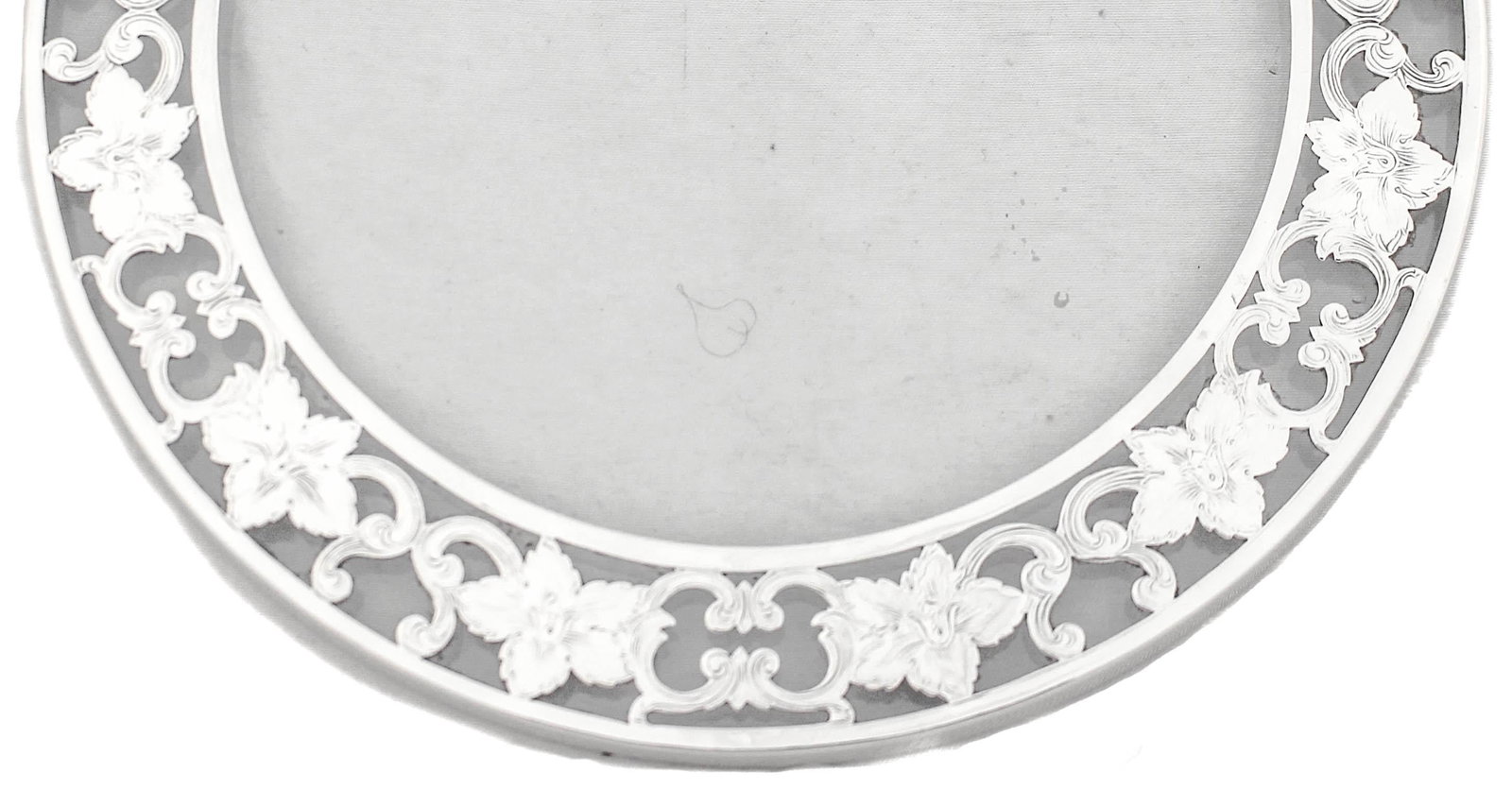Webster & Company Sterling Silver Trivet 6 in Diameter 1930s: Webster & Company Sterling Silver Trivet 6 in Diameter 1930s This exquisite Sterling Silver Trivet, crafted by Webster & Company, features a beautifully intricate design that showcases the artistry of
