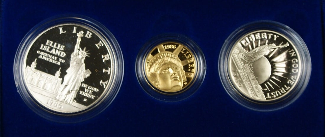 1986 Statue of Liberty 3 Coin Proof Set Gold $5 Silver $1 50C Uncirculated: 1986 Statue of Liberty 3 Coin Proof Set Gold $5 Silver $1 50C Uncirculated This 1986 Liberty 3 Coin Proof Commemorative Set features stunning coins celebrating the Statue of Liberty. The set includes 