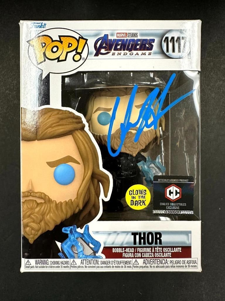 Chris Hemsworth signed Thor GITD Chase Funko Pop! 1117 autograph: Chris Hemsworth signed Thor GITD Chase Funko Pop! 1117 autograph This is a pre-owned Funko Pop! figure of Thor from the blockbuster movie Avengers: Endgame. It features the autograph of Chris Hemswort