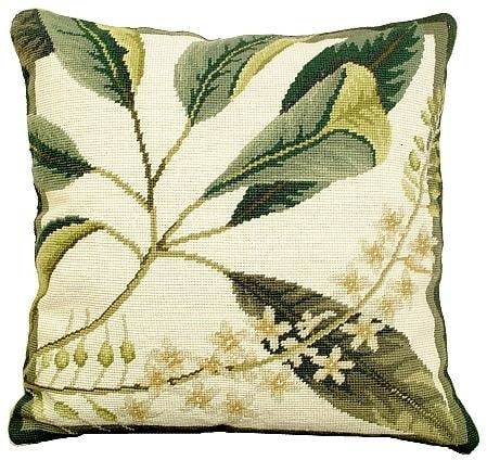Vintage Williamsburg Floral Pillow with Botanical Design: Vintage Williamsburg Floral Pillow with Botanical Design Enhance your home decor with the Vintage Williamsburg Floral Pillow, a magnificent tribute to the artistic legacy of Mark Catesby, inspired by