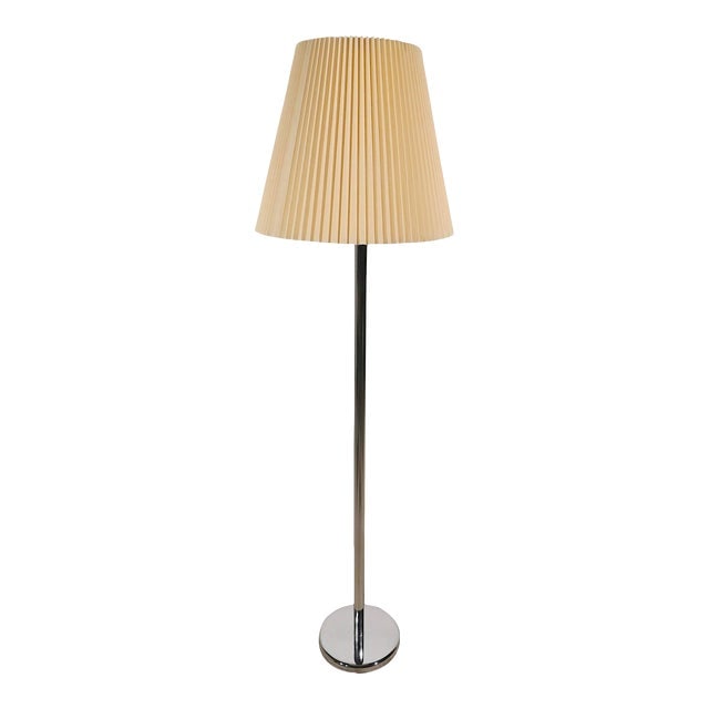 Chic 1970's Chrome Floor Lamp with 5 Socket Top: Chic 1970's Chrome Floor Lamp with 5 Socket Top This chic 1970's chrome floor lamp, attributed to Robert Sonneman and styled after Kovacs, showcases a striking design with an unusual 5-socket top. Eac