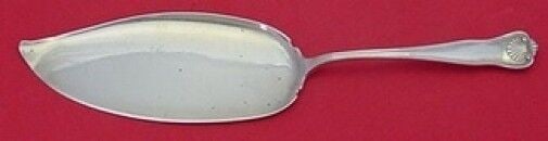 Newport Shell Sterling Silver Fish Server 12": Newport Shell Sterling Silver Fish Server 12" This exquisite Newport Shell fish server, crafted by Frank Smith, features a beautifully designed flat handle and a pointed end, perfect for serving your