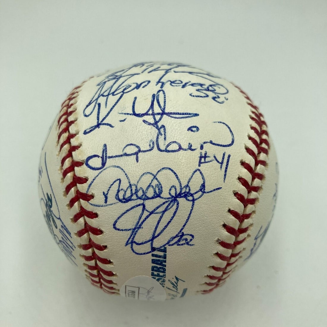 2004 New York Yankees Team Signed Baseball JSA COA: 2004 New York Yankees Team Signed Baseball JSA COA This official Major League Baseball (Selig) is a remarkable piece of sports memorabilia, signed by the legendary 2004 New York Yankees team. Notable