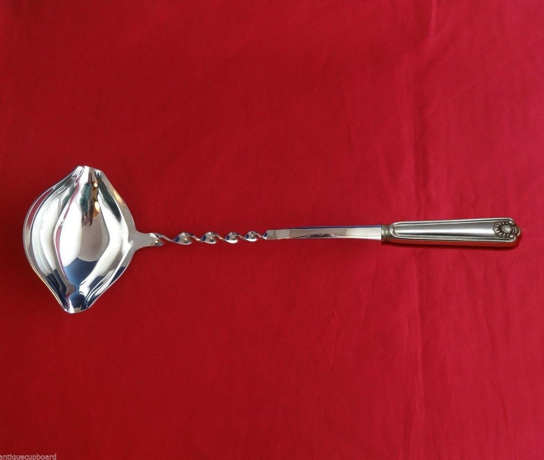 Fiddle Shell Sterling Silver Punch Ladle 13 3/4" Twist Custom: Fiddle Shell Sterling Silver Punch Ladle 13 3/4" Twist Custom This impressive punch ladle features the exquisite Fiddle Shell pattern by Frank Smith, crafted from high-quality sterling silver. Measuri