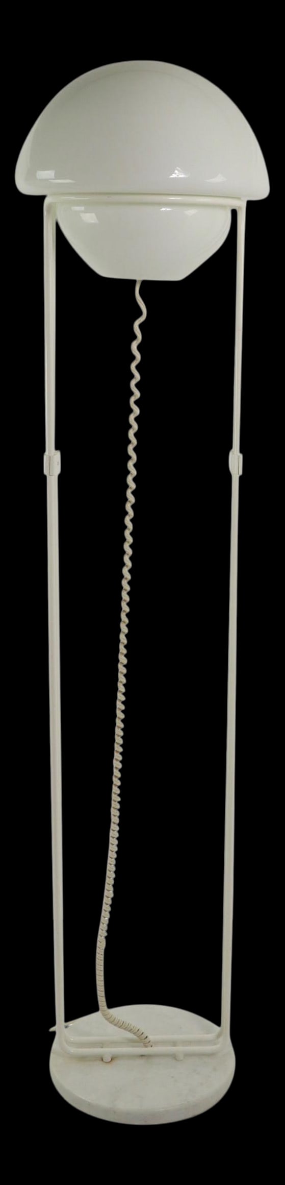 Italian Modernist Floor Lamp with Marble Base and Glass Shade: Italian Modernist Floor Lamp with Marble Base and Glass Shade Elevate your space with this chic Italian modernist floor lamp, designed in the style of Fabio Lenci for Harvey Guzzini. Featuring a circu