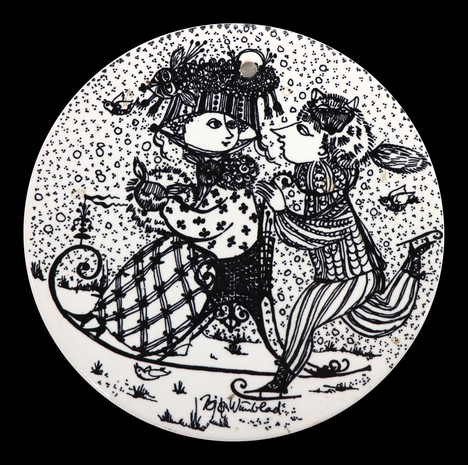 Scandinavian Danish Modern Ceramic Trivet by Bjorn Winblad: Scandinavian Danish Modern Ceramic Trivet by Bjorn Winblad Scandinavian Danish Modern trivet by noted artist Bjorn Winblad. This charming piece is in perfect original condition, free of damage. Fully