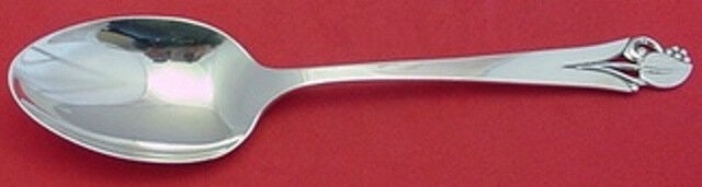 Frank Smith Woodlily Sterling Silver Serving Spoon 8 1/8 inches: Frank Smith Woodlily Sterling Silver Serving Spoon 8 1/8 inches Elevate your dining experience with this exquisite Woodlily serving spoon by Frank Smith. Crafted from sterling silver, this elegant pie