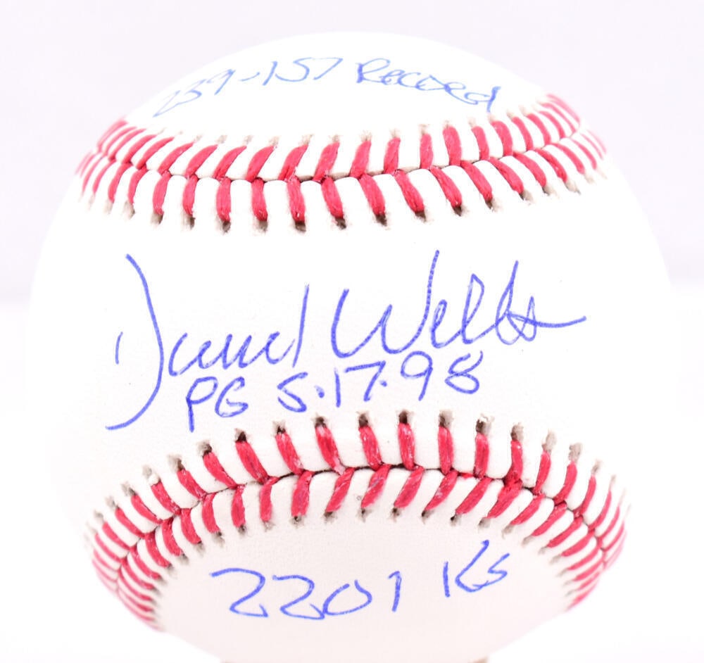 David Wells Autographed Rawlings OML Baseball with Beckett Hologram: David Wells Autographed Rawlings OML Baseball with Beckett Hologram This is an authentic Rawlings OML baseball autographed by David Wells, a former pitcher for the New York Yankees. The ball features 