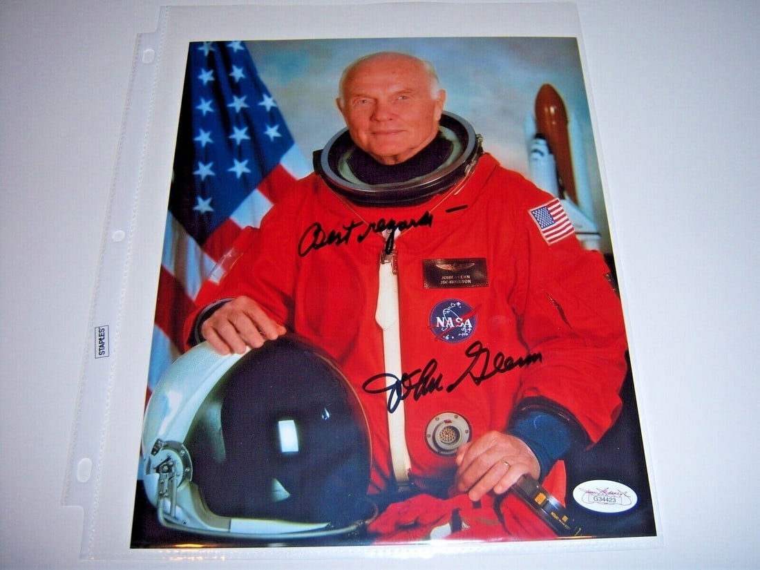 John Glenn Signed 8x10 Photo NASA Astronaut Senator USMC: John Glenn Signed 8x10 Photo NASA Astronaut Senator USMC This 8x10 photo features John Glenn, an esteemed NASA astronaut, former U.S. Senator, and United States Marine Corps veteran. The photo is sign