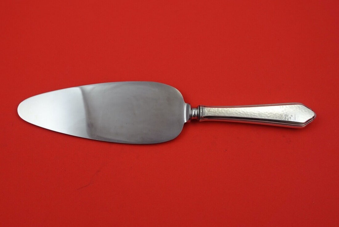 Blackinton Gilbert Stuart Sterling Silver Cake Server 10 Inch: Blackinton Gilbert Stuart Sterling Silver Cake Server 10 Inch This exquisite Gilbert Stuart cake server, crafted by Blackinton, features a stunning sterling silver composition with a hollow handle and