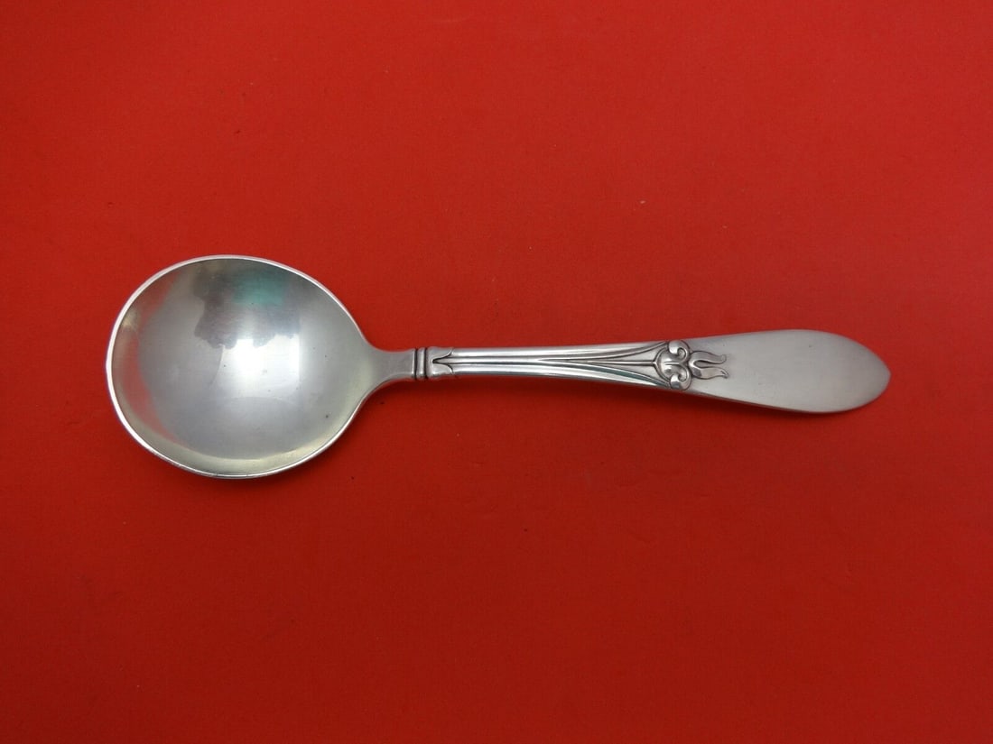 Frank Smith Tulipan Sterling Silver Cream Soup Spoon 5 7/8 inches: Frank Smith Tulipan Sterling Silver Cream Soup Spoon 5 7/8 inches This exquisite cream soup spoon from the Tulipan pattern by Frank Smith is crafted from high-quality sterling silver. Measuring 5 7/8