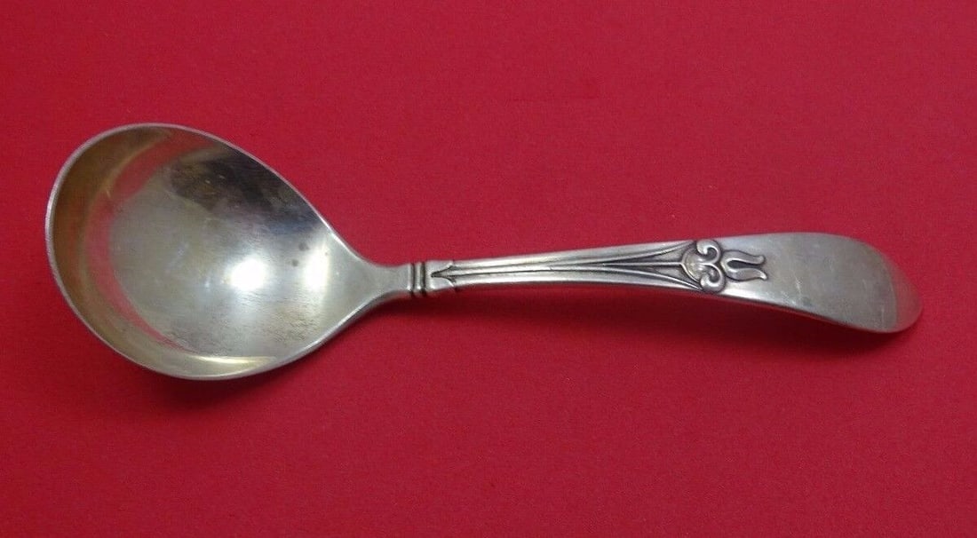 Frank Smith Tulipan Sterling Silver Sauce Ladle 5 3/4 Inch: Frank Smith Tulipan Sterling Silver Sauce Ladle 5 3/4 Inch Discover the elegance of the Tulipan pattern with this exquisite sterling silver sauce ladle by Frank Smith. Measuring 5 3/4 inches, this lad