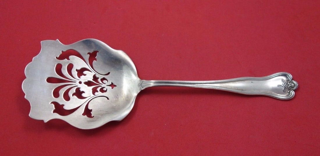 Frank Smith Priscilla Sterling Silver Waffle Server 8 Inches: Frank Smith Priscilla Sterling Silver Waffle Server 8 Inches This exquisite waffle server features the elegant Priscilla pattern by Frank Smith, crafted from high-quality sterling silver. With a lengt