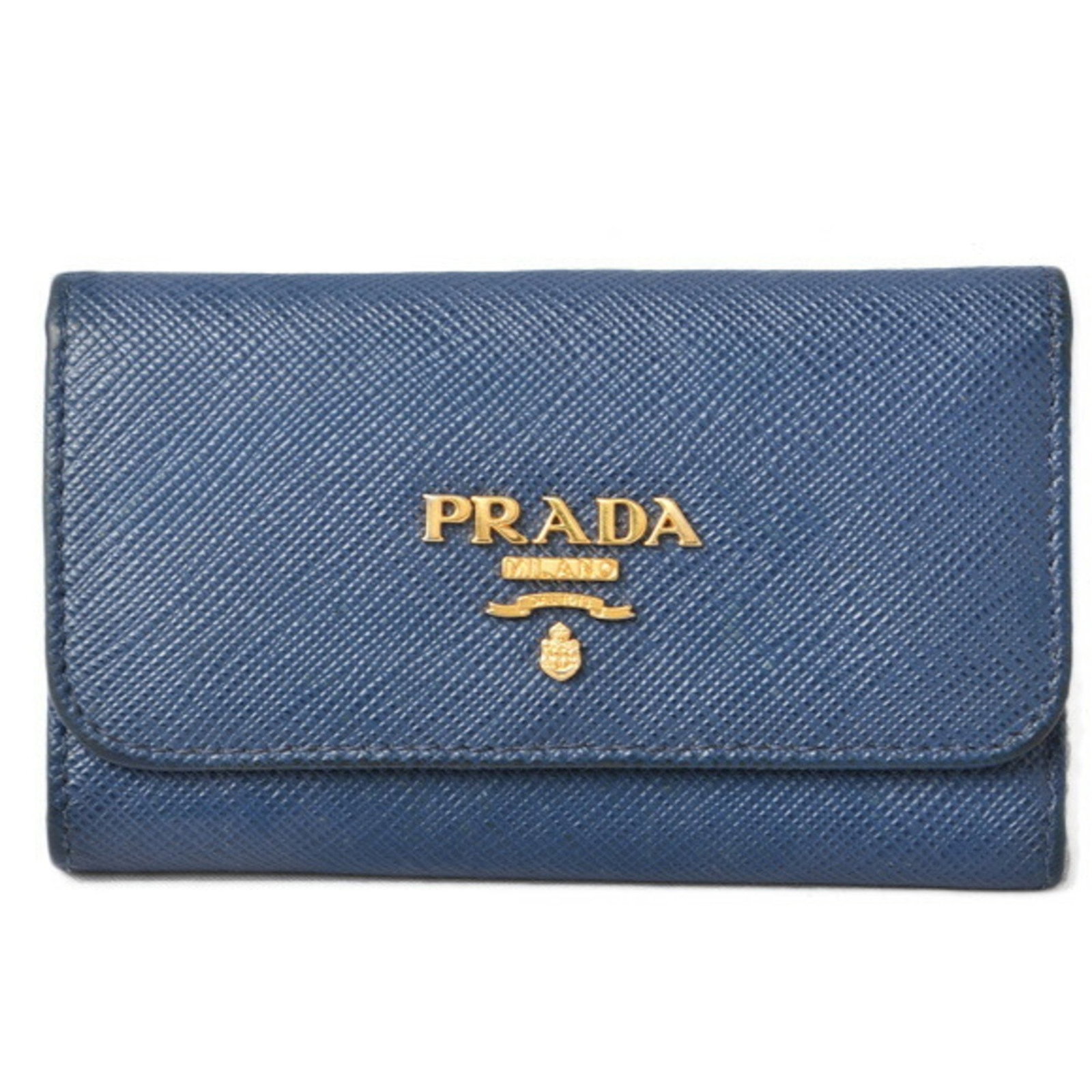 Prada key case chain PRADA 6 rows 1PG222 SAFFIANO METAL embossed leather BLUETTE blue: Prada key case chain PRADA 6 rows 1PG222 SAFFIANO METAL embossed leather BLUETTE blue Brand: Prada Type: Keycase Color: Blue Material: Leather Metal Size (HxWxD): 6cm x 10.5cm x 3cm / 2.36'' x 4.13'' 